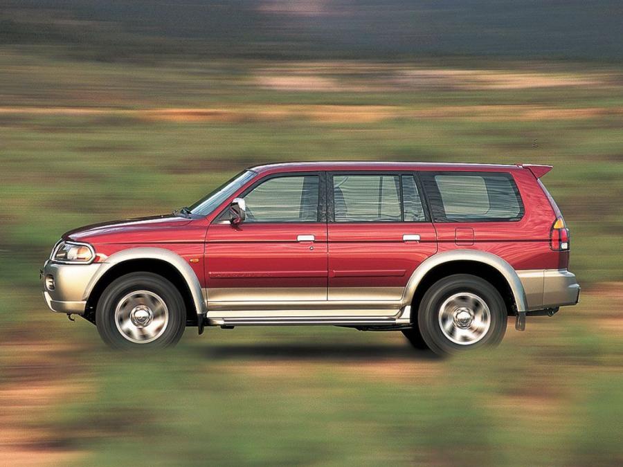  Mitsubishi Pajero Sport 1999 года  (фото 10 из 15)